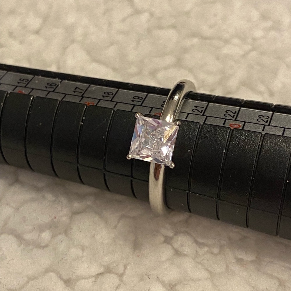 925 Sterling Silver Solitaire Ring with CZ Gemstone